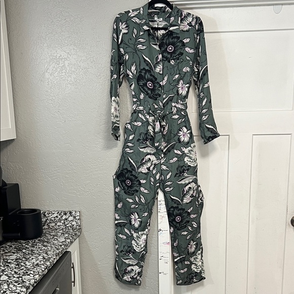 UNSUBSCRIBED SILK FLORAL BELTED JUMPSUIT SIZE XS - Picture 1 of 16